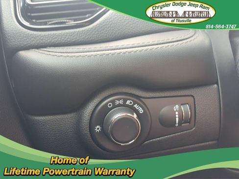 Used 2024 Dodge Durango SXT AWD/4WD image 18