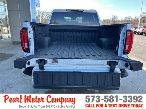 Used 2022 GMC Sierra 1500 SLT image 6