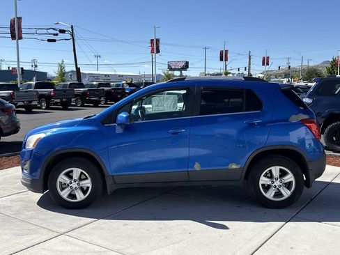 Used 2016 Chevrolet Trax LT w/ LT Convenience Package AWD/4WD image 2