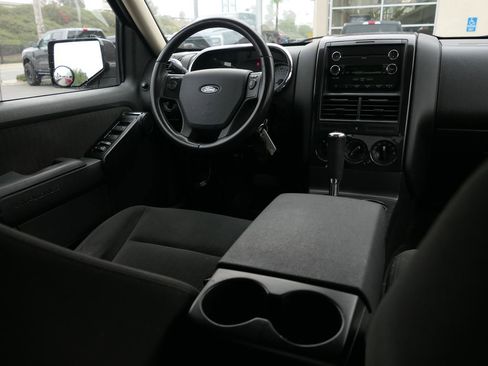 Used 2010 Ford Explorer Sport Trac XLT image 24