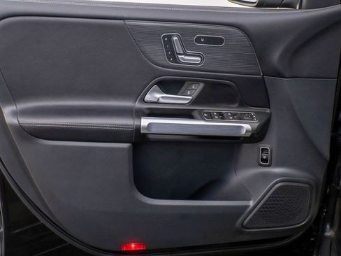 Used 2023 Mercedes-Benz GLB 250 4MATIC image 12