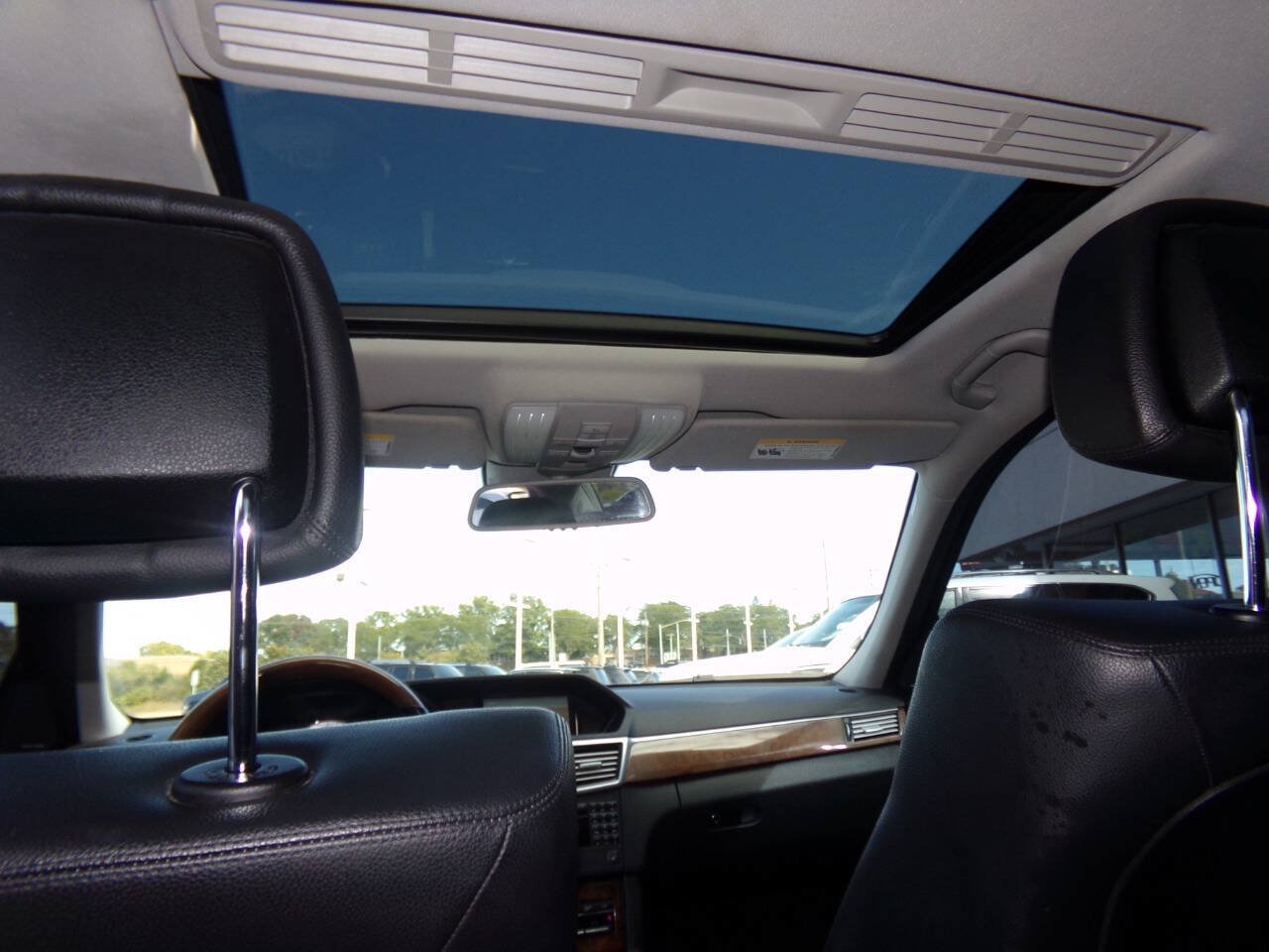 Used 2012 Mercedes-Benz E 350 4MATIC Sedan image 16