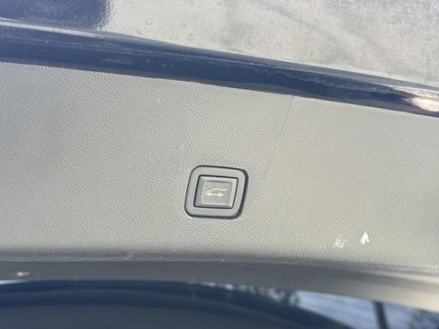 Certified 2021 Chevrolet Traverse LT image 15