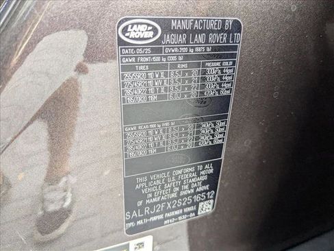 New 2025 Land Rover Discovery S image 17