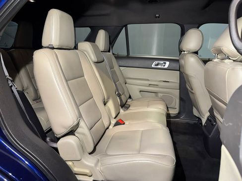 Used 2011 Ford Explorer XLT w/ 202A Rapid Spec Order Code FWD image 27