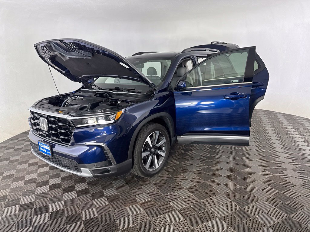 Used 2025 Honda Pilot Touring image 15