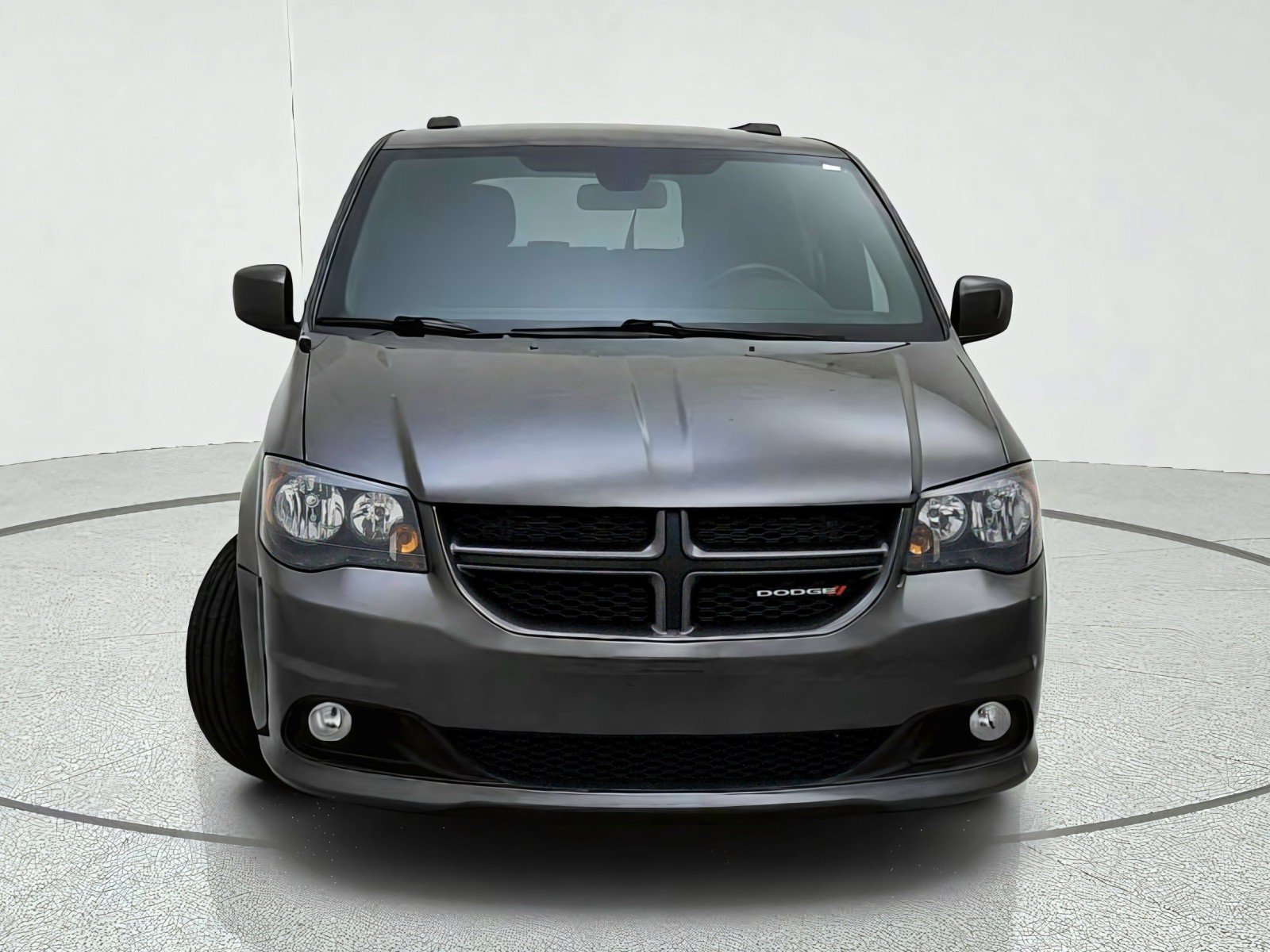Used 2019 Dodge Grand Caravan GT FWD image 3