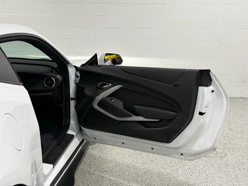 Used 2018 Chevrolet Camaro SS image 43