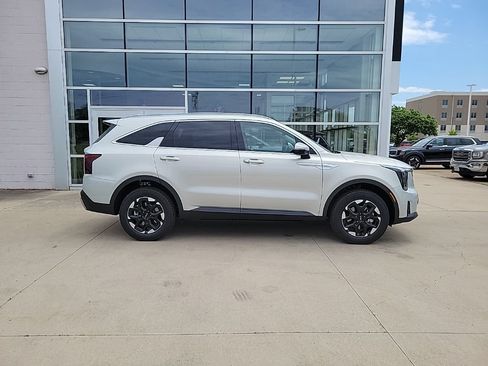 New 2026 Kia Sorento S AWD/4WD image 4