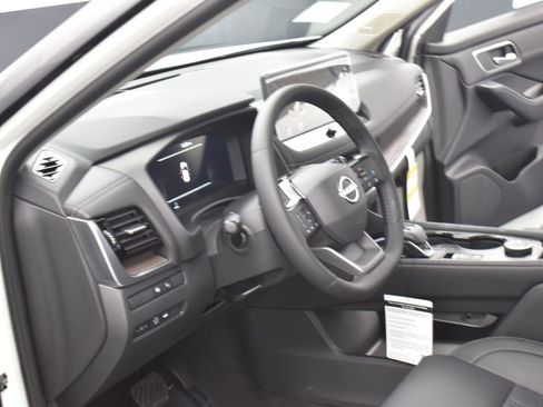 New 2026 Nissan Rogue Platinum w/ Platinum Premium Package image 7