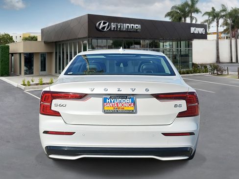 Used 2024 Volvo S60 B5 Core image 4