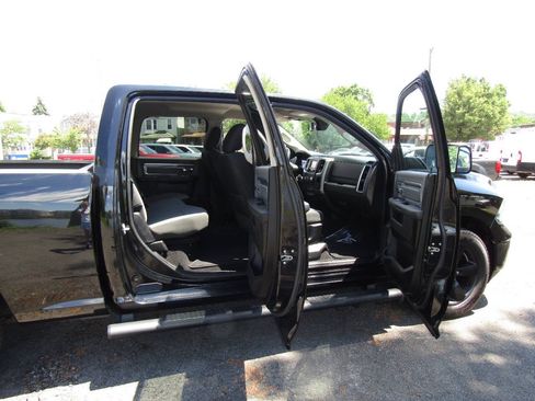 Used 2022 RAM 1500 Classic SLT AWD/4WD image 23