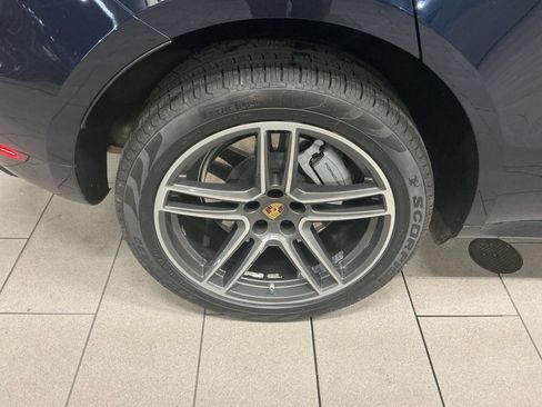 Used 2020 Porsche Macan Turbo image 27
