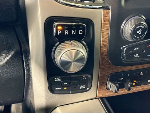 Used 2017 RAM 1500 Laramie w/ Convenience Group AWD/4WD image 18