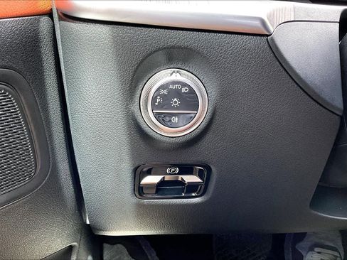 New 2026 Mercedes-Benz C 300 Sedan image 13