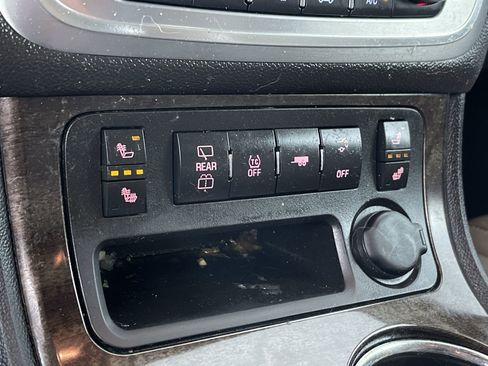 Used 2014 GMC Acadia SLT image 21