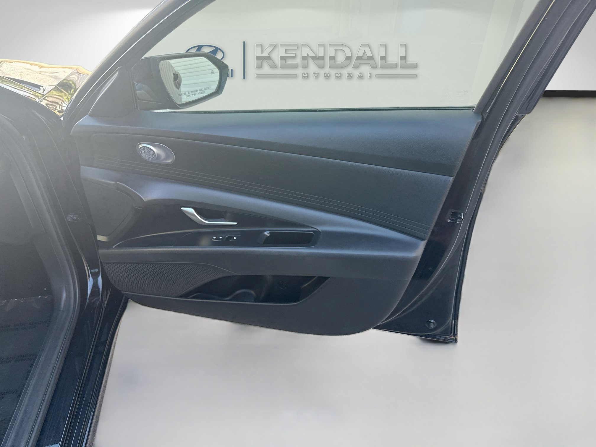 Used 2025 Hyundai Elantra SE FWD image 30