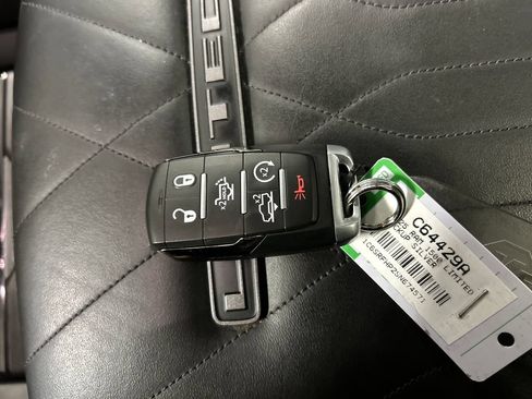 Used 2025 RAM 1500 Limited AWD/4WD image 21