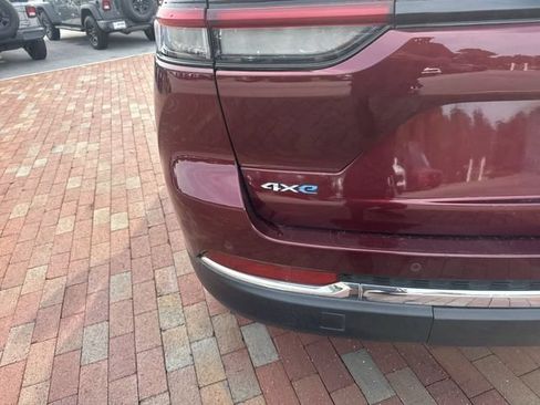 Used 2024 Jeep Grand Cherokee Limited 4xe AWD/4WD image 8