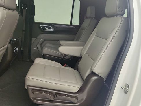 Certified 2022 GMC Yukon XL SLT w/ SLT Premium Package RWD image 27