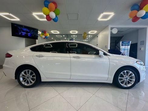 Used 2019 Ford Fusion Energi Titanium image 4