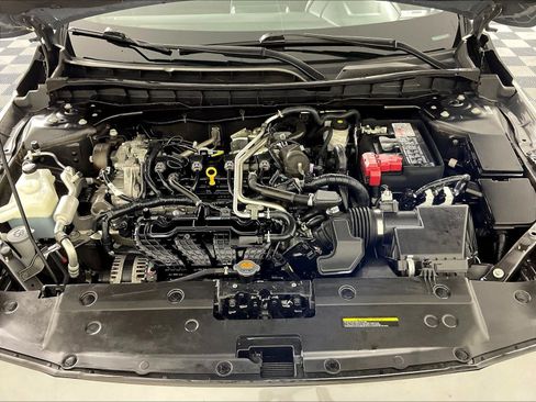 Used 2024 Nissan Altima 2.5 S FWD image 27