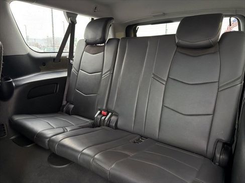 Used 2018 Cadillac Escalade ESV Luxury image 22