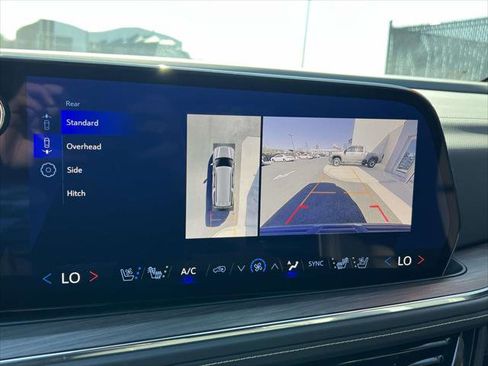 Used 2025 Chevrolet Suburban Premier image 28