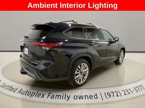 Used 2024 Toyota Highlander Limited AWD/4WD image 5