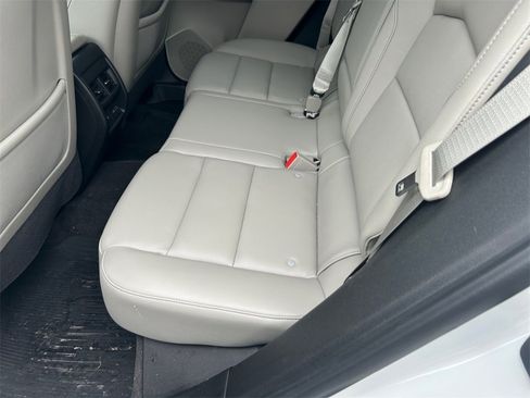 Used 2023 Cadillac XT4 Luxury w/ Cold Weather Package image 14