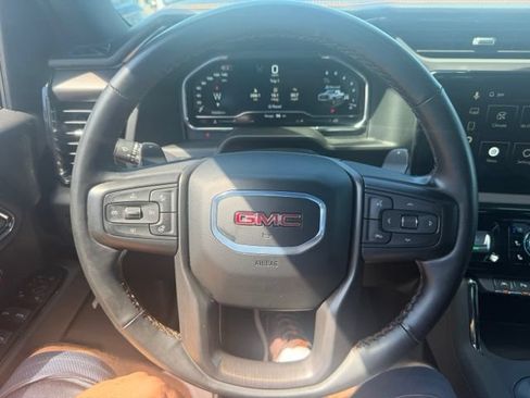 Used 2024 GMC Sierra 1500 AT4 w/ Technology Package AWD/4WD image 17