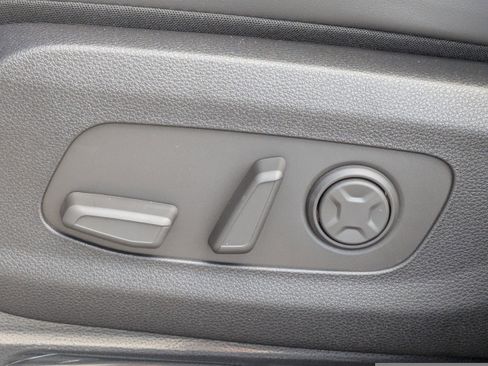 New 2026 Kia Carnival EX image 28