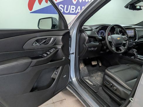 Used 2023 Chevrolet Traverse Premier image 31