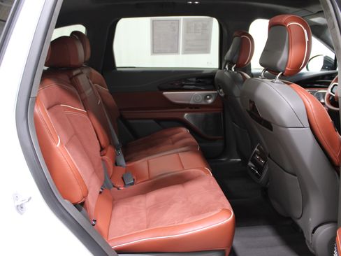 Certified 2024 Lincoln Nautilus Black Label w/ Jet Appearance Package (87T) image 28