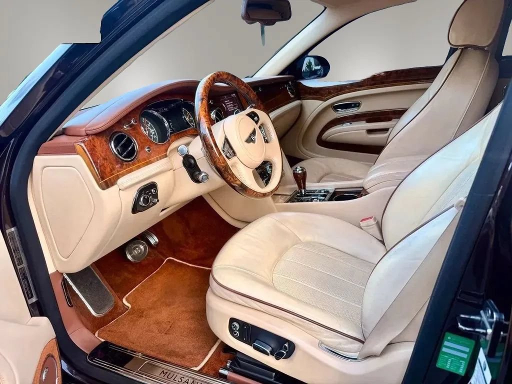 Used 2012 Bentley Mulsanne RWD image 13
