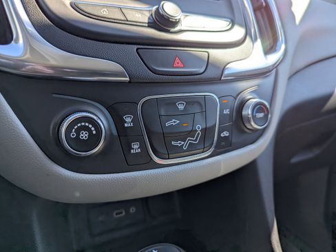 Certified 2021 Chevrolet Equinox LS w/ LS Convenience Package image 23