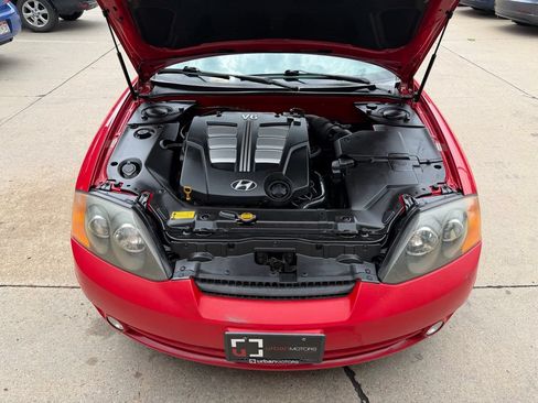 Used 2004 Hyundai Tiburon GT FWD image 25