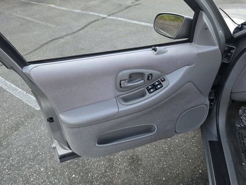 Used 1996 Chevrolet Lumina LS FWD image 31