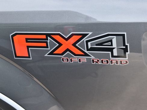 Used 2018 Ford F150 XLT w/ Equipment Group 302A Luxury AWD/4WD image 12