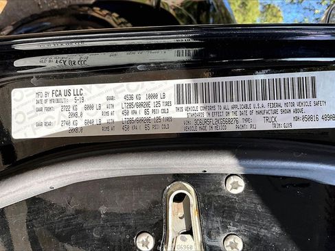 Used 2019 RAM 2500 Laramie w/ Black Appearance Package image 16