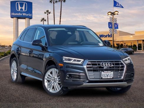 Used 2018 Audi Q5 Prestige w/ Prestige Package image 2