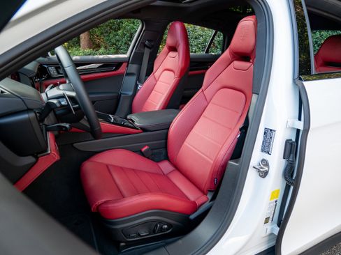 New 2025 Porsche Panamera image 5