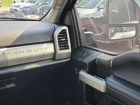 Used 2021 Ford F350 Lariat w/ Tremor Off-Road Package AWD/4WD image 4