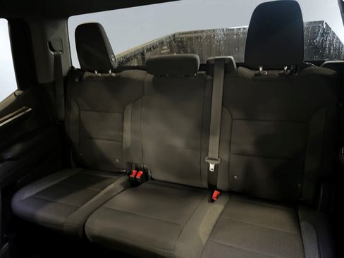 Used 2023 Chevrolet Silverado 1500 LT AWD/4WD image 18