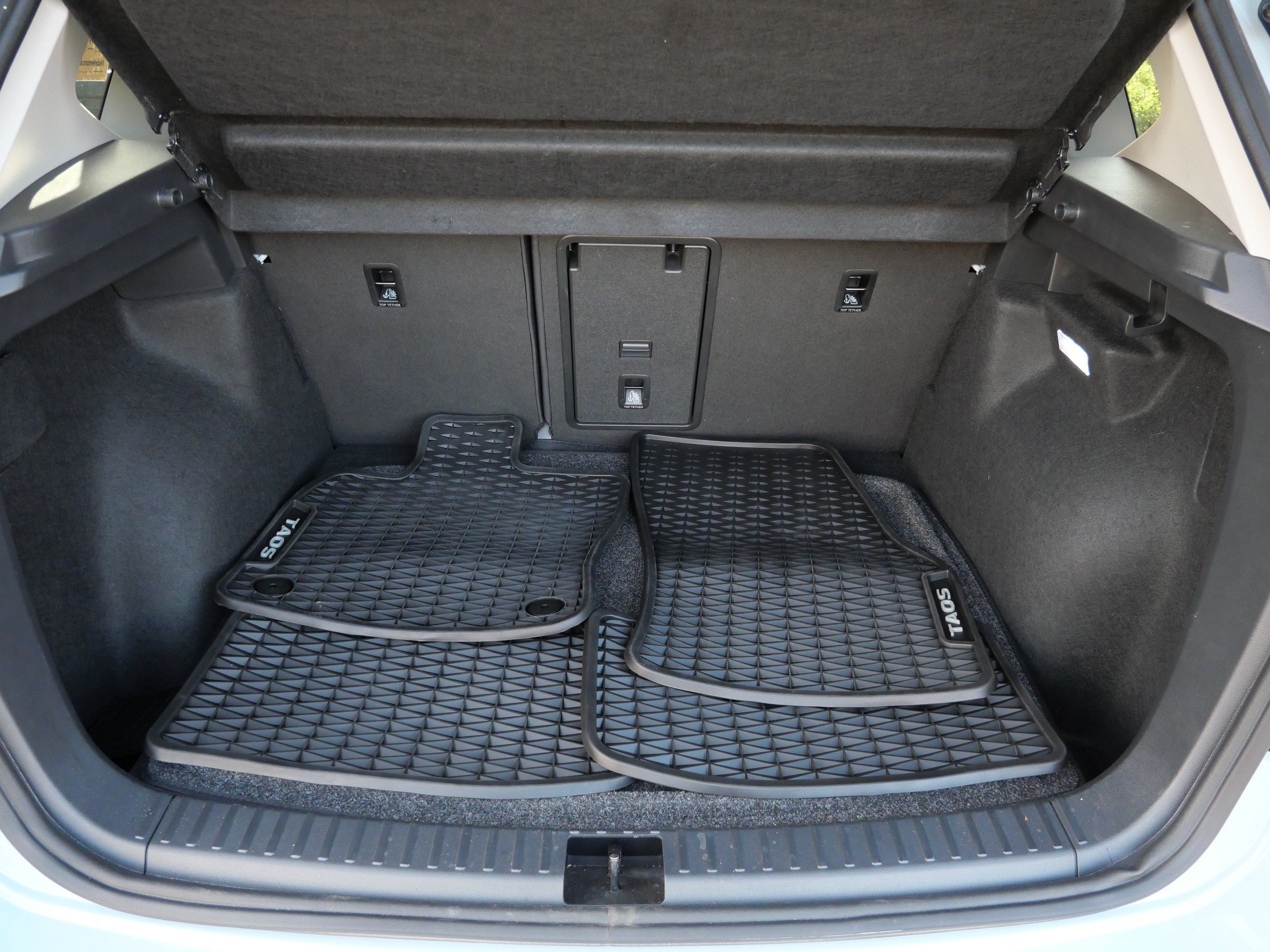 Certified 2025 Volkswagen Taos SE AWD/4WD image 18
