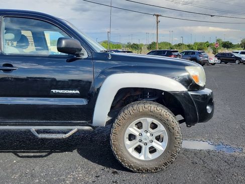 Used 2011 Toyota Tacoma 4x4 Double Cab w/ SR5 Pkg #2 image 4