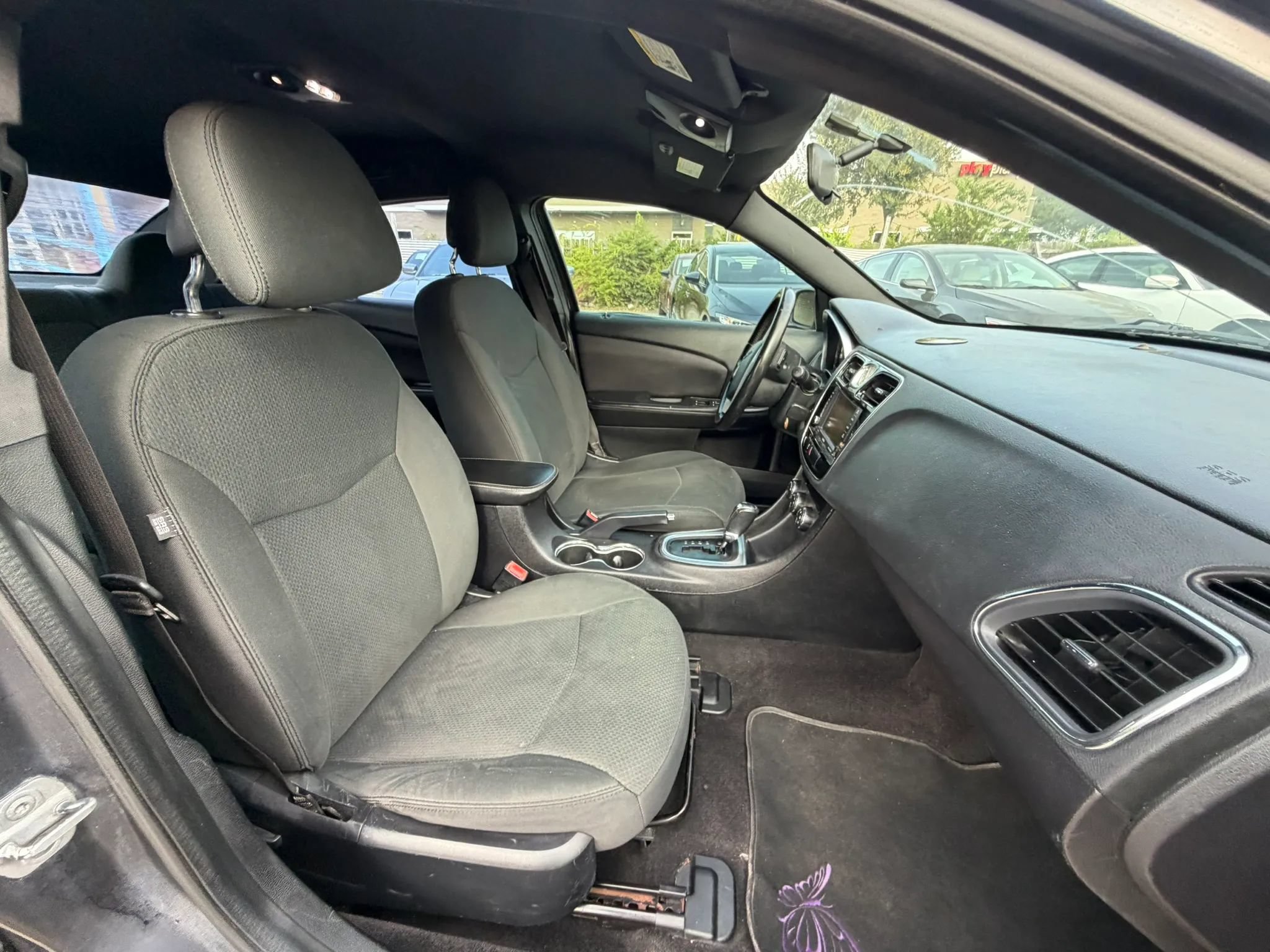 Used 2012 Chrysler 200 Touring FWD image 14