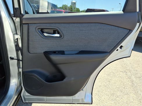 Used 2021 Nissan Rogue SV AWD/4WD image 27