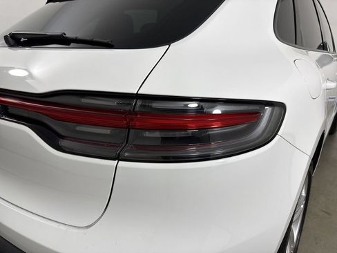 Certified 2023 Porsche Macan AWD/4WD image 17
