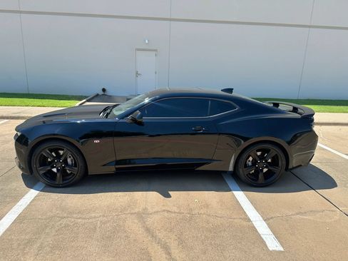 Used 2016 Chevrolet Camaro SS RWD image 2